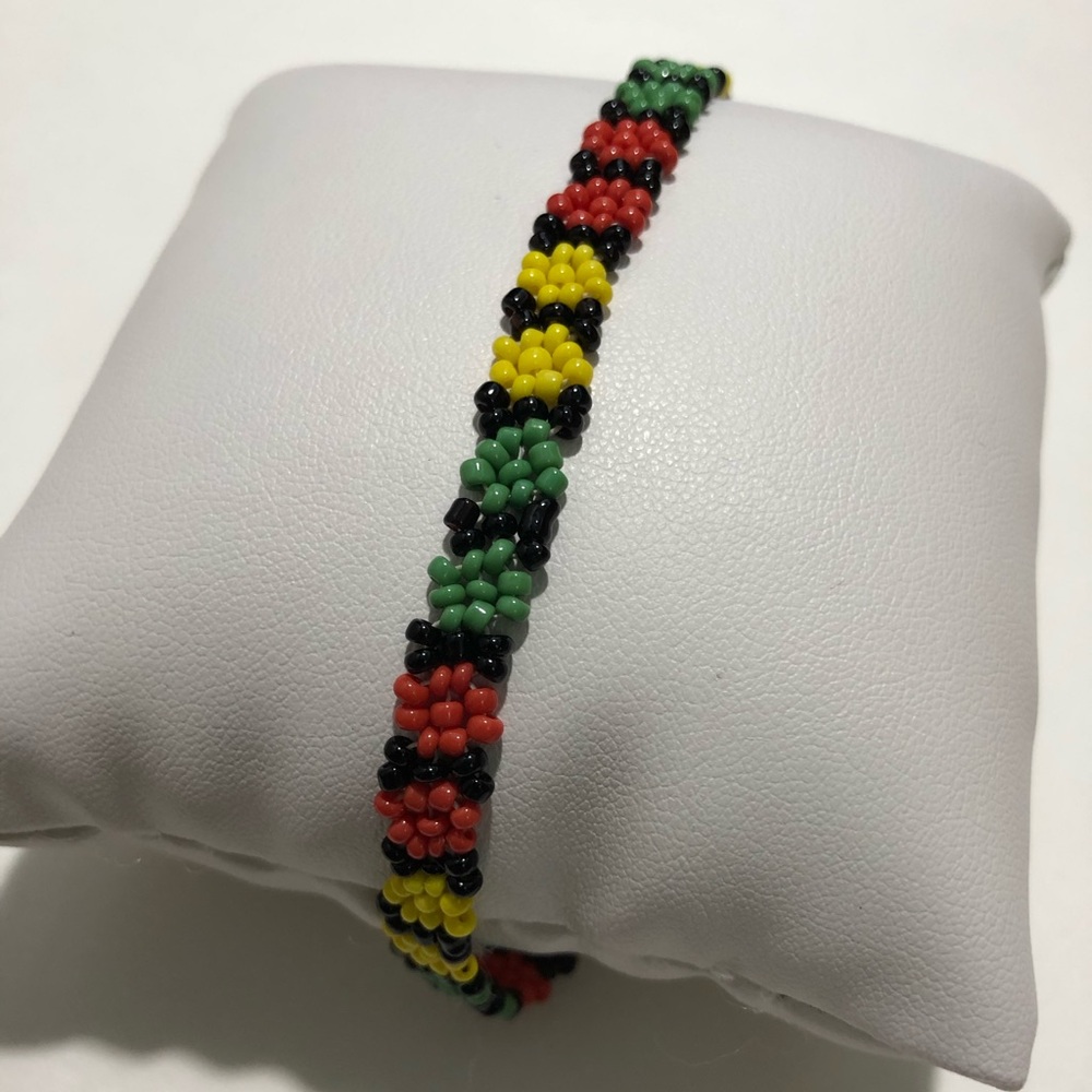 Daisy Beaded Bracelet